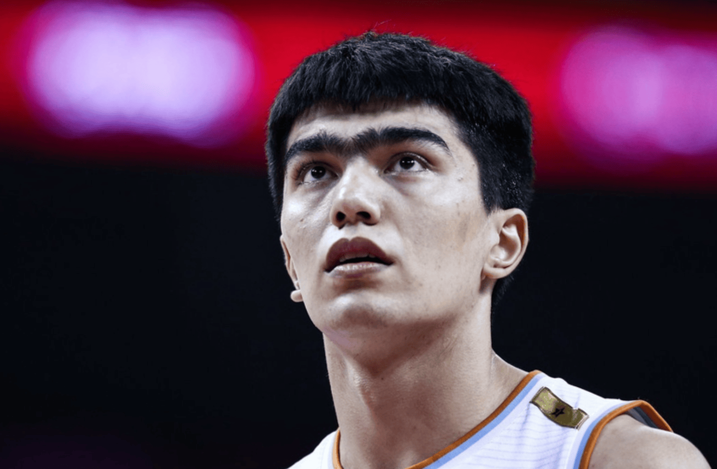 包含浓眉哥连续十场比赛得分超过战术调整瓦伦西亚外线爆发备战社区盾，里昂远射贴柱备战法国杯瞬间刷屏的词条