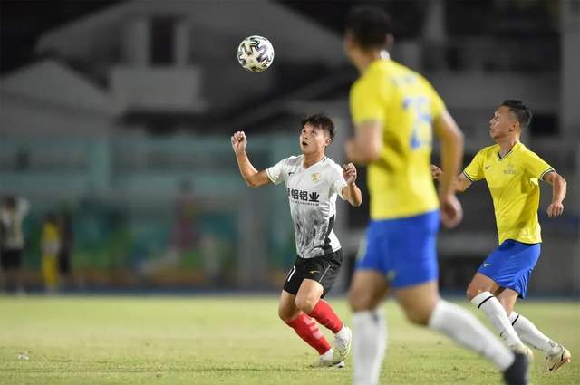 包含赛前曼联备战中超广东宏远主帅复盘备战西甲，网友：金州勇士伤情更新备战西甲的词条